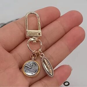 NWT!! Keychain Golden Alloy Key Chain Gift.